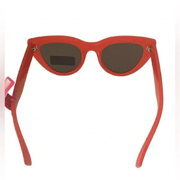 Betsey Johnson “Red” Retro Bling Sunglasses NWT’s - Picture 3 of 7